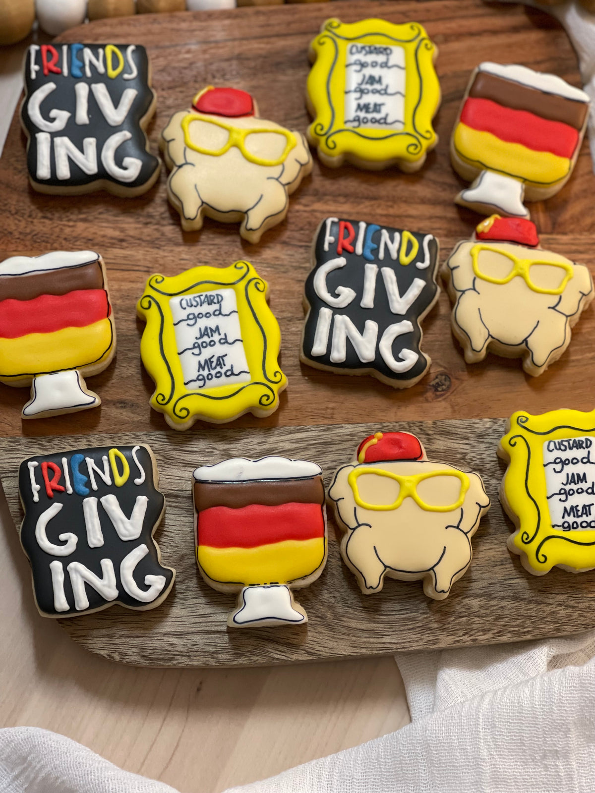 FRIENDS-Giving
